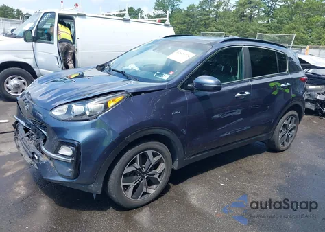 2020 Kia Sportage Ex z USA, uszkodzony, nr VIN KNDPNCACXL7657913